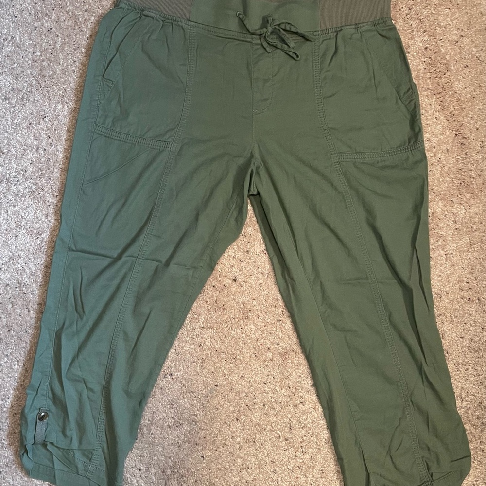 SO Women's Green Capris